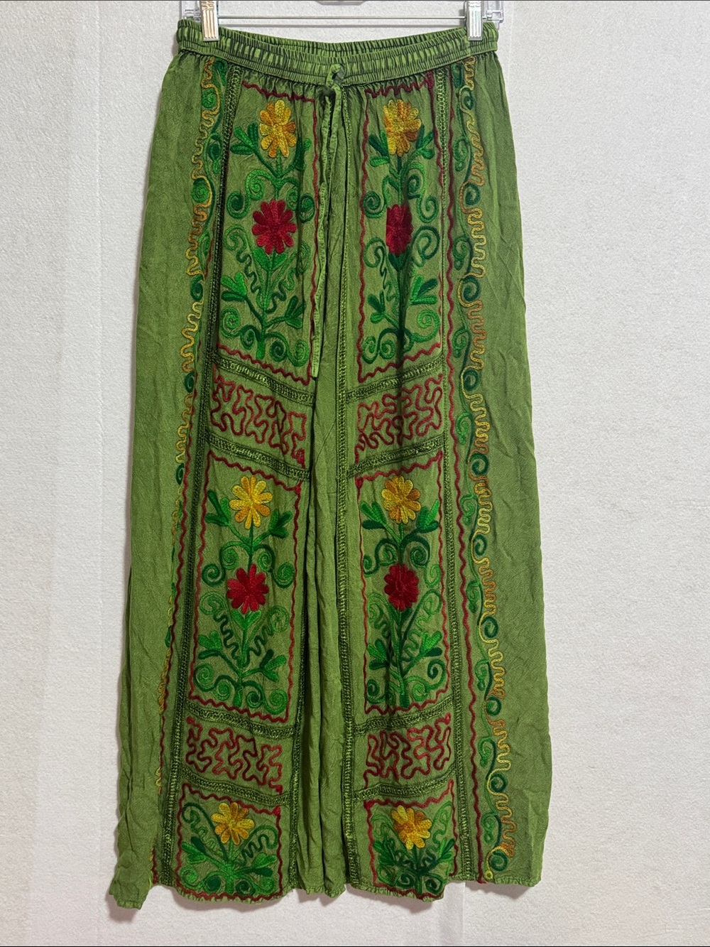 Naissha Green Embroidered Floral Wide-Leg Boho Split Front Pants